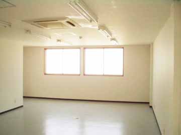 ���s��ы扵���̒��ݑq�ɕt�������̎����ʐ^