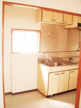 ���s��ы扵���̒��ݑq�ɕt�������̎����ʐ^