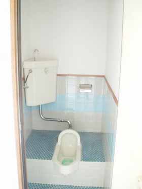 ���s��ы扵���̒��ݑq�ɕt�������̎����ʐ^