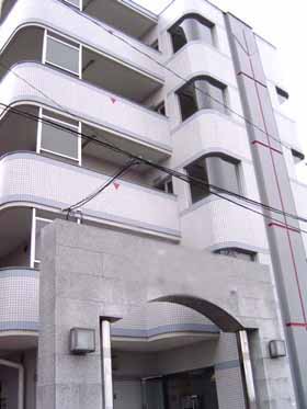 ���݃}���V�������s�{���敟�Z���̊O�ώʐ^